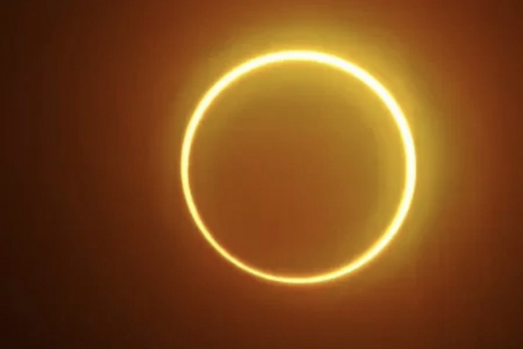 Un'eclissi solare anulare è caratterizzata dalla formazione di a "anello di fuoco" Nel cielo (Foto: FERDINANDH CABRERA / AFP)