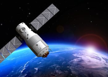 Lancio dei primi satelliti di SpaceX per trasmettere Internet mobile dallo spazio
