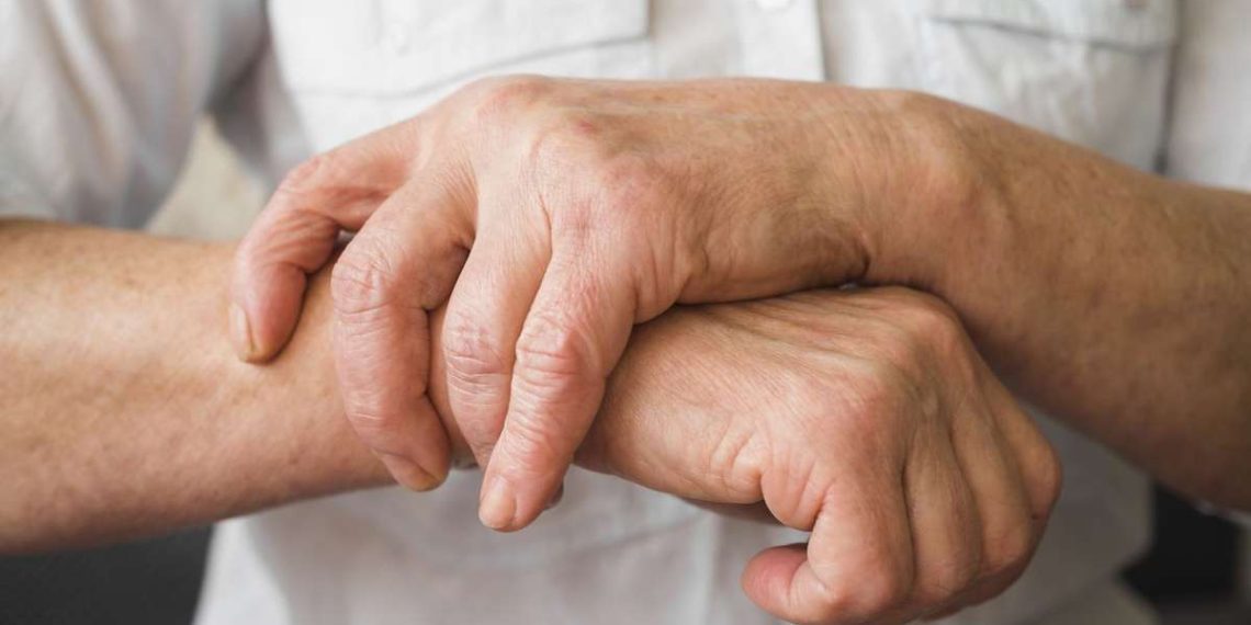 Salone dell'elettronica di consumo 2024 |  Un guanto che aiuta i movimenti dei malati di Parkinson Salone dell'elettronica di consumo 2024 |  Un guanto che aiuta i movimenti dei malati di Parkinson