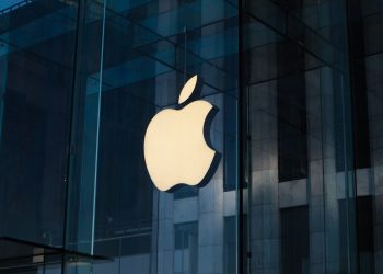 Apple è accusata di ricatto da parte di Spotify e Mozilla dopo aver annunciato una nuova tassa nell'Unione Europea