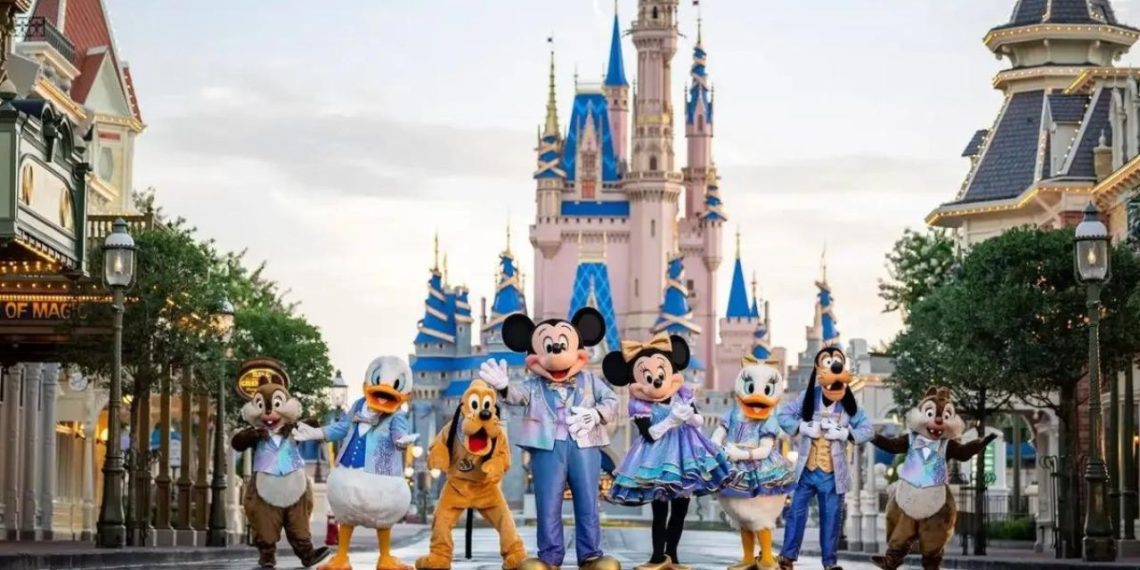 Perché la Disney insiste nel fare lunghe file nei suoi parchi? Perché la Disney insiste nel fare lunghe file nei suoi parchi?