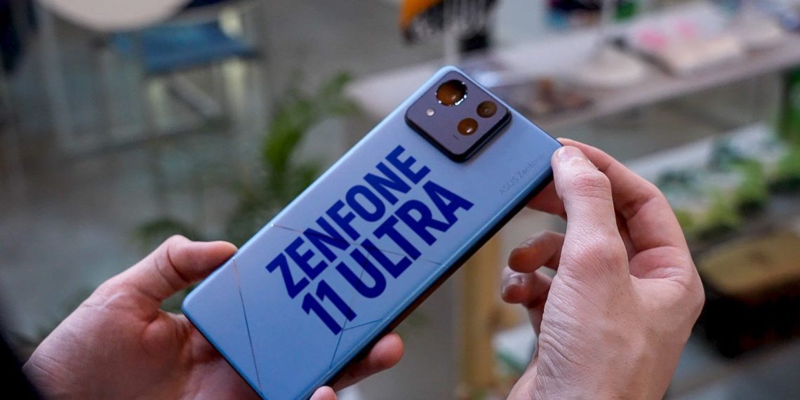 ASUS Zenfone 11 Ultra si basa su un nuovo design ed elementi premium, ma c'è un problema Videoformazione pratica ASUS Zenfone 11 Ultra si basa su un nuovo design ed elementi premium, ma c'è un problema Videoformazione pratica