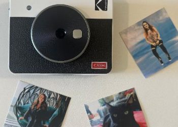 Abbiamo testato una fotocamera che stampa foto dal tuo cellulare