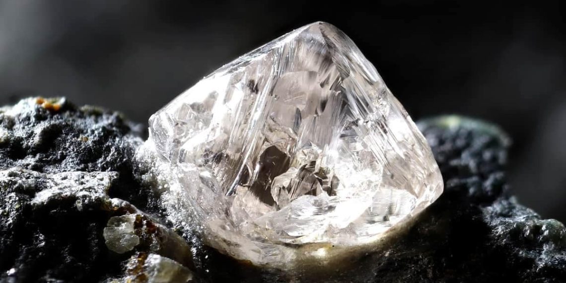 L'innovazione tecnologica consente di produrre diamanti in pochi minuti L'innovazione tecnologica consente di produrre diamanti in pochi minuti