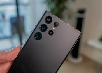 Samsung sta riprendendo il lancio di One UI 6.1 per la linea Galaxy S22 dopo alcuni problemi