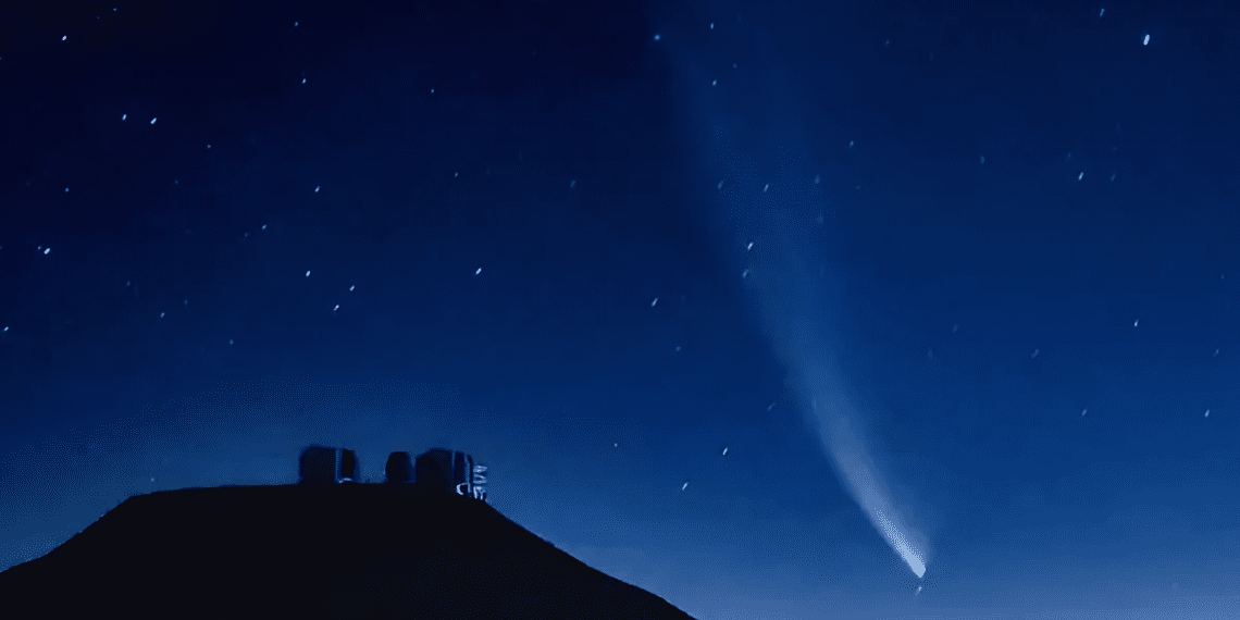 La cometa più luminosa degli ultimi 15 anni si sta avvicinando alla Terra