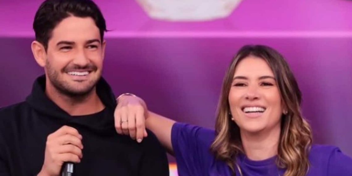 Alexandre Pato e Rebecca posano al loro matrimonio e mettono in mostra il loro figlio Alexandre Pato e Rebecca posano al loro matrimonio e mettono in mostra il loro figlio