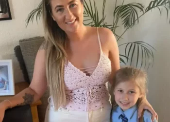 Una donna usa farmaci per il diabete per perdere peso, sviene e viene salvata dalla figlia di 8 anni