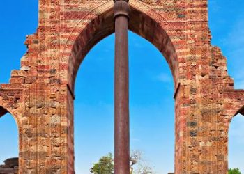 Il monumento in ferro ha 1.600 anni, ma non ha mai arrugginito. Cosa spiega?