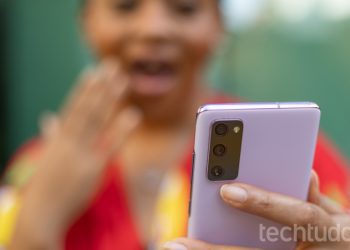 Il caricabatterie da 320 W promette di caricare i telefoni cellulari in soli 5 minuti; Conosci