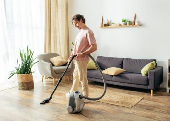 Pulizie di Primavera: Come Rinnovare la Tua Casa Italiana