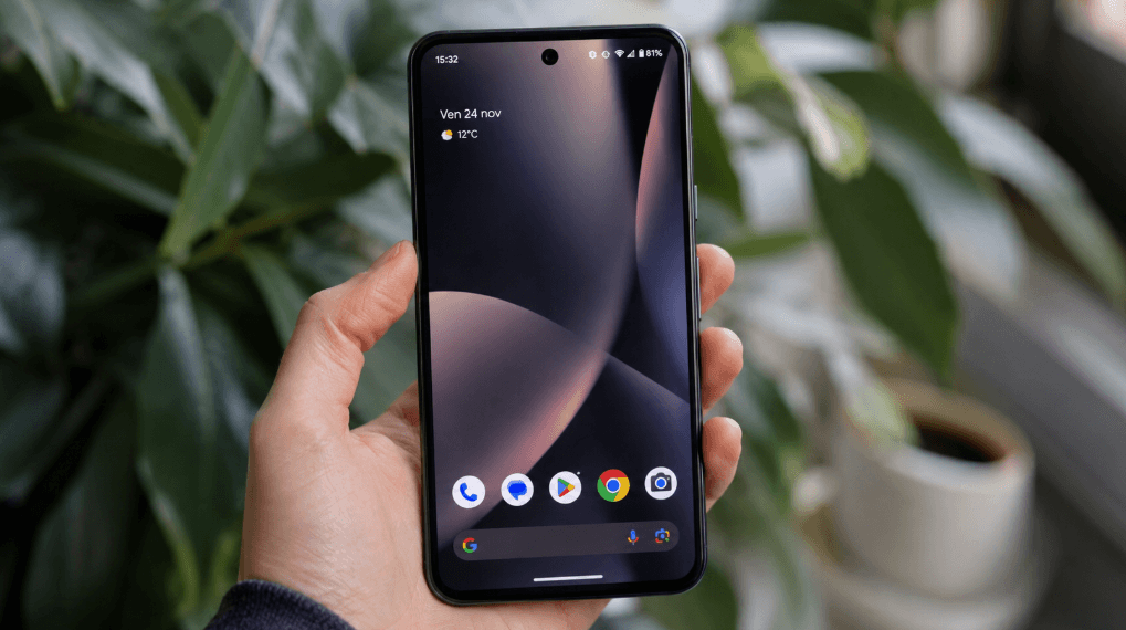 Google cambia il Pixel Launcher: addio alla barra di ricerca fissa Google cambia il Pixel Launcher: addio alla barra di ricerca fissa