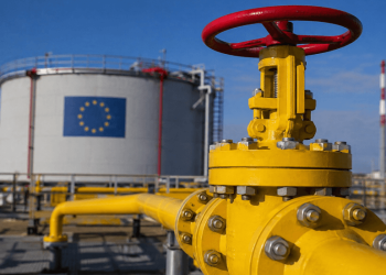 Hormuz spinge il prezzo del gas: Italia avanti negli stoccaggi, ma le bollette sono destinate a salire Hormuz spinge il prezzo del gas: Italia avanti negli stoccaggi, ma le bollette sono destinate a salire
